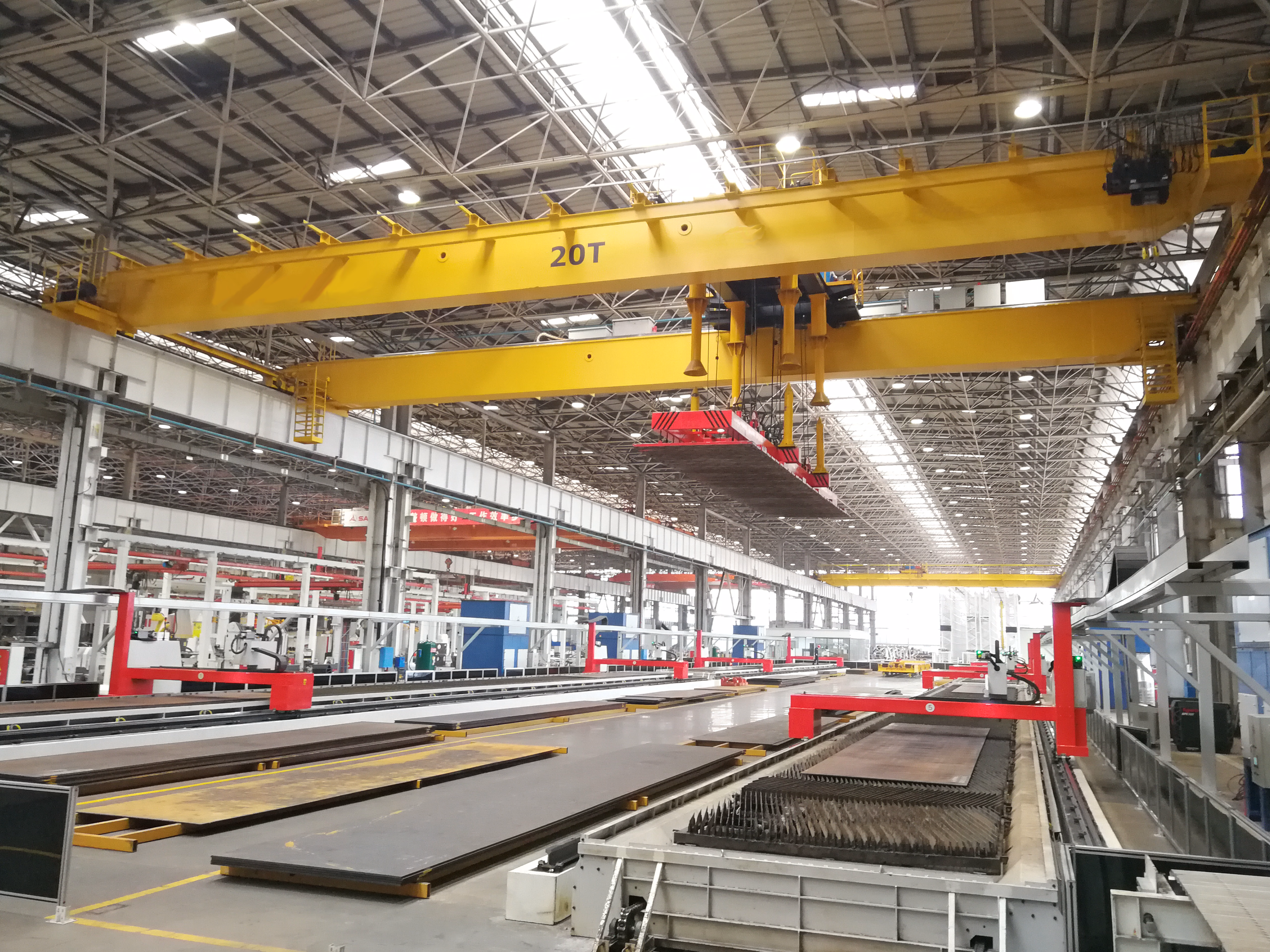 Tailor-made heavy lifting structures designed for restricted workspaces and extreme loads.